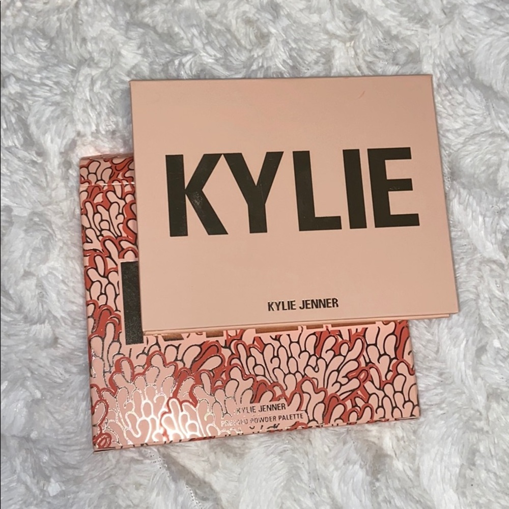 Kylie Cosmetics under the sea palette
